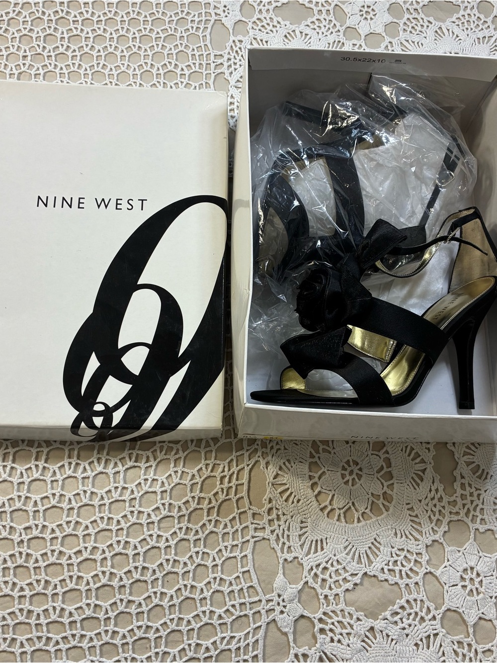 Nine West 8.5 Black Satin Strappy Stiletto Sandals with Gold Insole 4-inch heel